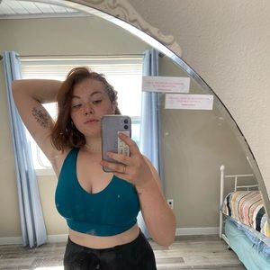 Meet your Posher, Leila